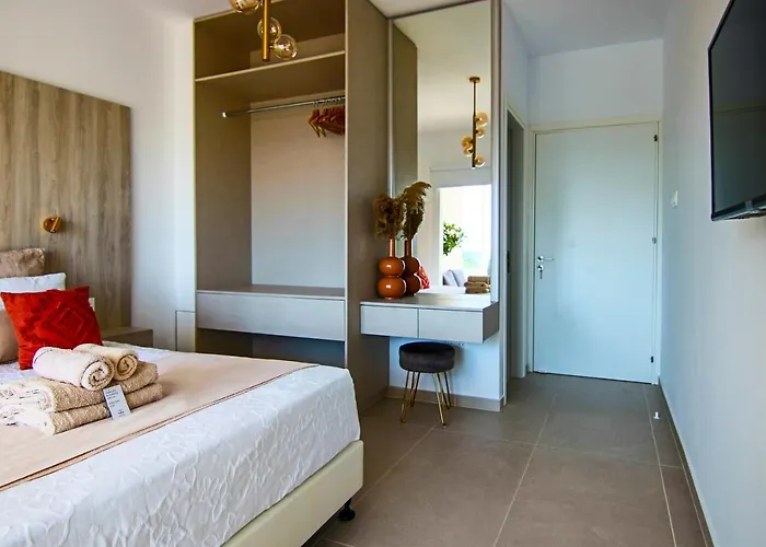 Phaedrus Living: Seaview Luxury Flat Limnaria 151 アパート