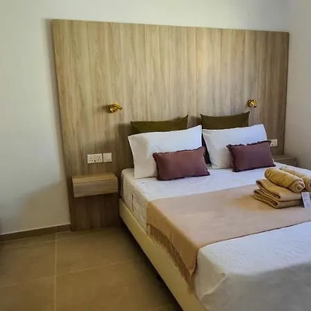 Phaedrus Living: Seaview Luxury Flat Limnaria 151 דירה פאפוס