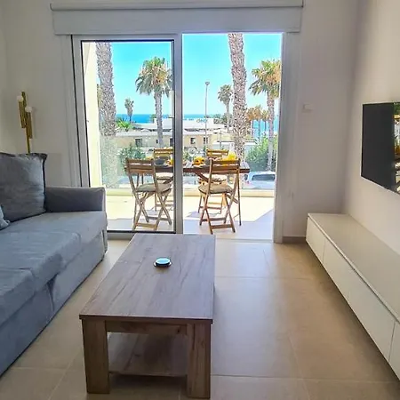 Phaedrus Living: Seaview Luxury Flat Limnaria 151 דירה