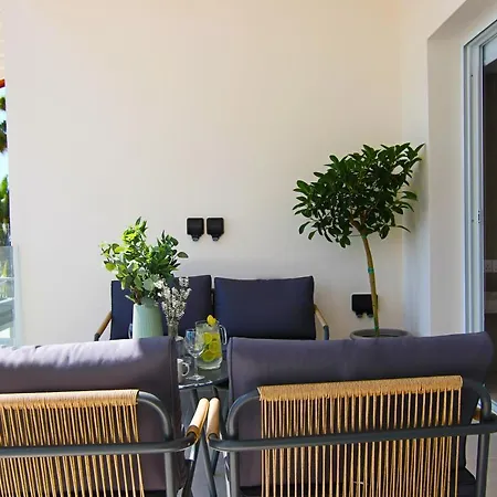 Apartment Phaedrus Living: Seaview Luxury Flat Limnaria 151 Paphos