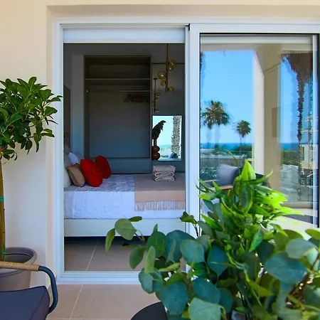 Apartment Phaedrus Living: Seaview Luxury Flat Limnaria 151 *
