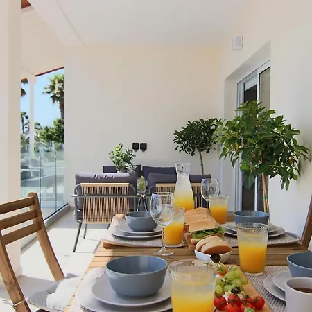 Apartment Phaedrus Living: Seaview Luxury Flat Limnaria 151 *